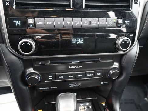 Used 2022 Lexus GX 460 Premium w/ Premium Plus Package image 13