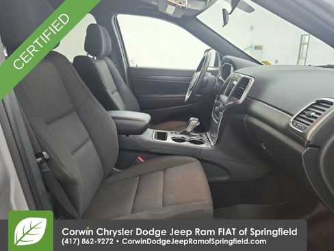 Used 2021 Jeep Grand Cherokee Laredo AWD/4WD image 32