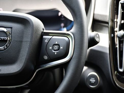 New 2025 Volvo XC40 B5 Plus w/ Protection Package Premier image 22