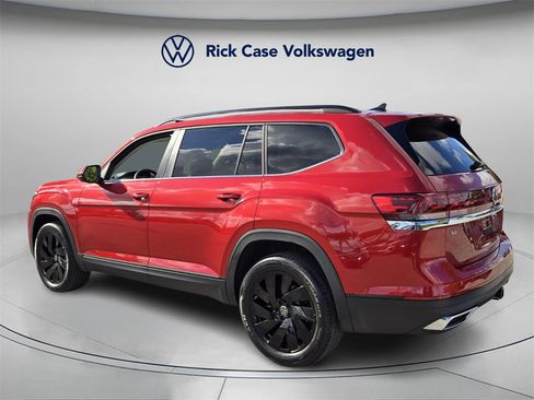 Certified 2025 Volkswagen Atlas SE w/ Black Wheel Package image 7