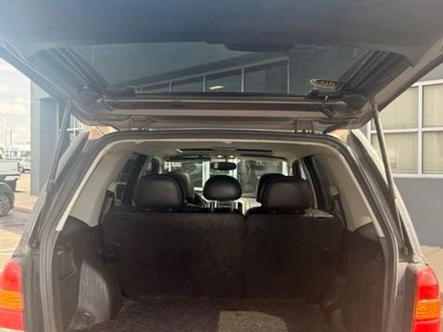 Used 2005 Ford Escape Limited FWD image 31
