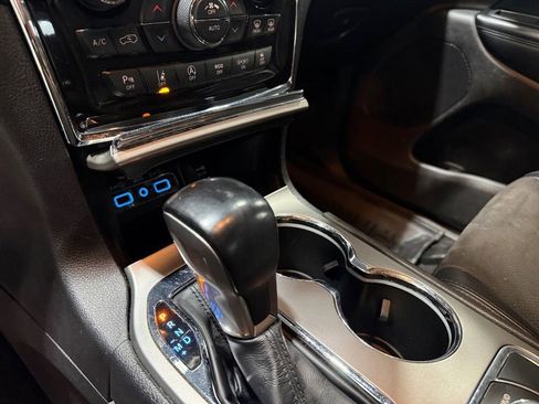 Used 2021 Jeep Grand Cherokee Altitude image 34