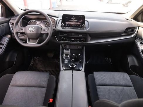 Certified 2025 Nissan Rogue SV AWD/4WD image 23