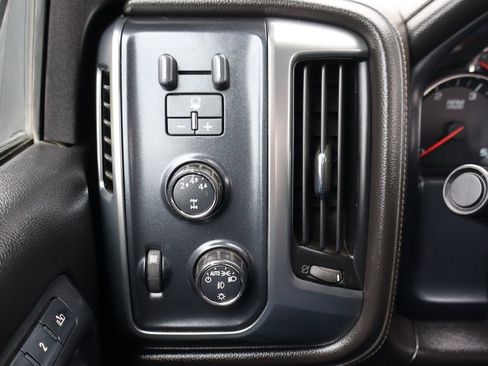 Used 2015 Chevrolet Silverado 2500 LTZ image 28