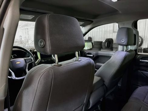 Used 2019 Chevrolet Silverado 1500 LT w/ Convenience Package AWD/4WD image 9
