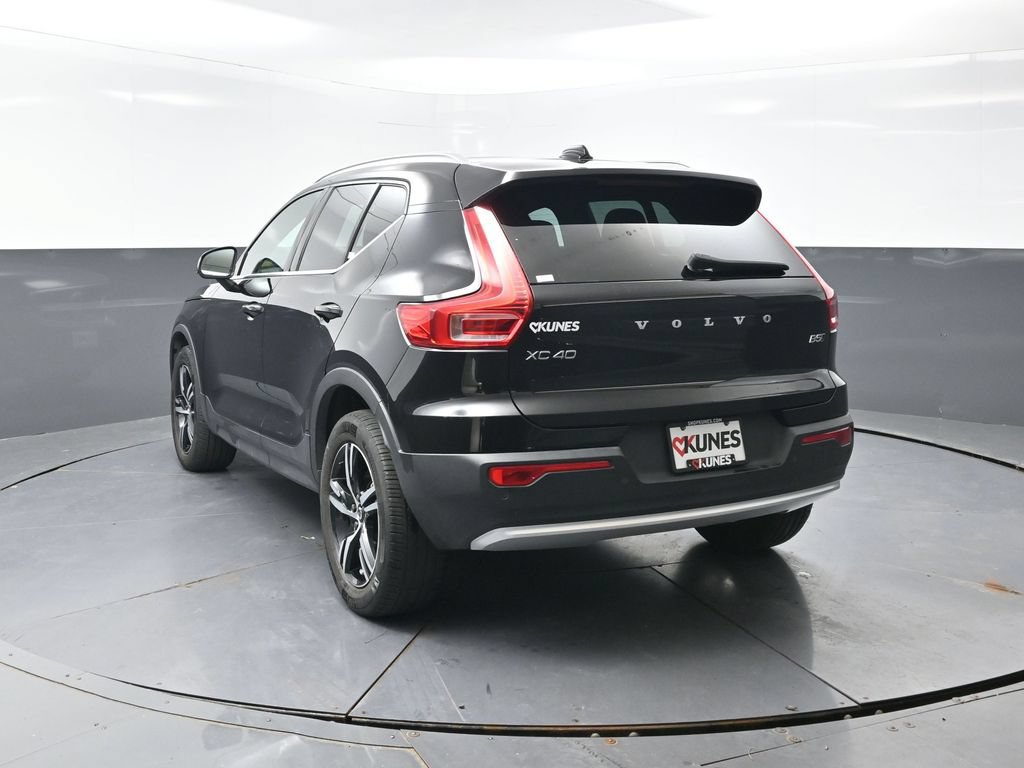 Used 2025 Volvo XC40 B5 Core AWD/4WD image 11