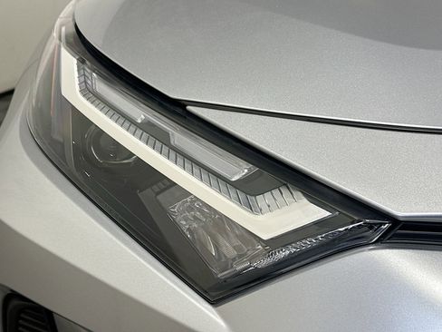 Used 2025 Toyota RAV4 XLE image 9