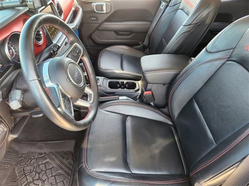 Used 2022 Jeep Gladiator Rubicon w/ Cold Weather Group image 10