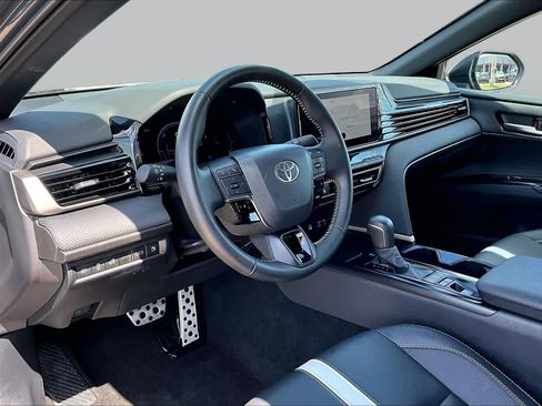 Used 2026 Toyota Camry SE FWD image 18