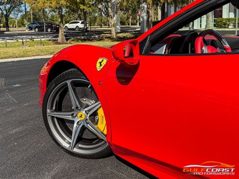Used 2015 Ferrari 458 Spider image 58
