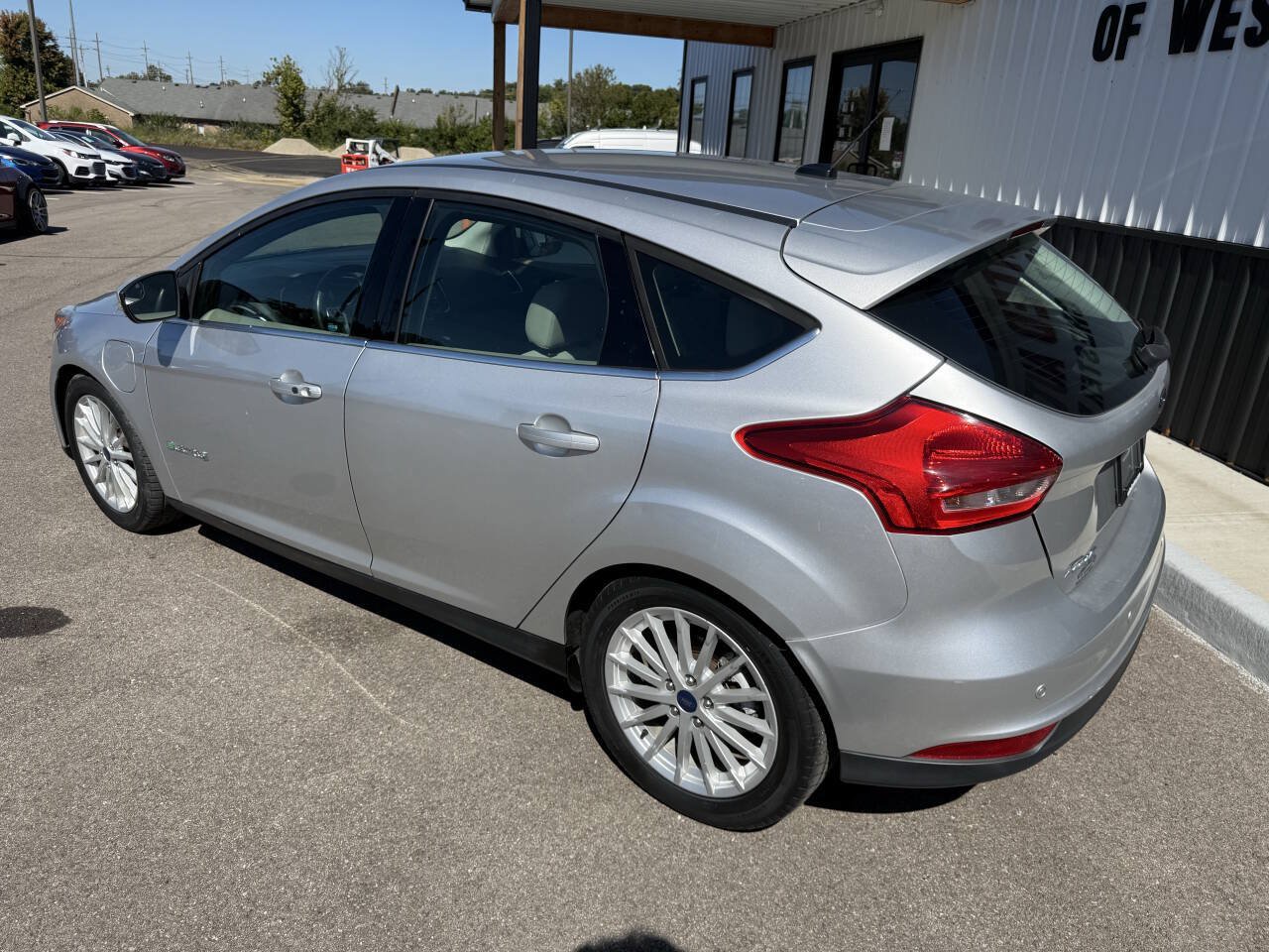 Used 2017 Ford Focus Electric Hatchback FWD image 16