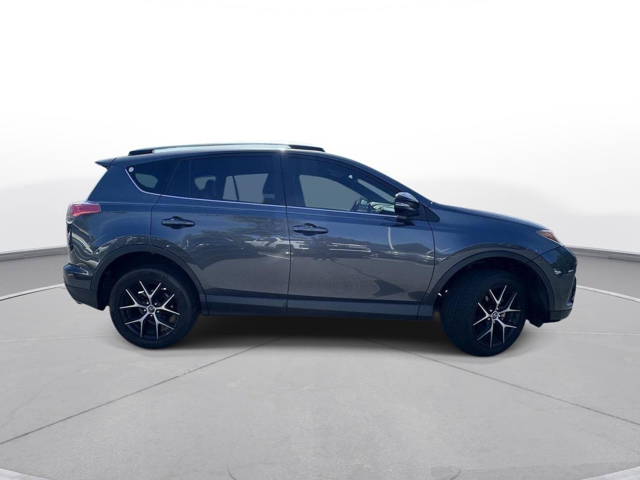 Used 2017 Toyota RAV4 SE w/ Advanced Technology Package FWD image 5
