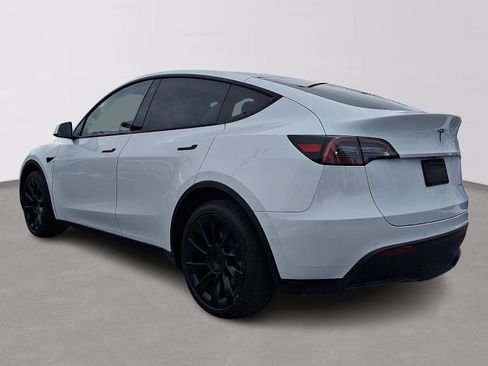 Used 2022 Tesla Model Y Long Range AWD/4WD image 4
