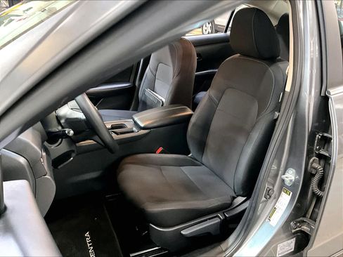 Used 2025 Nissan Sentra S image 10