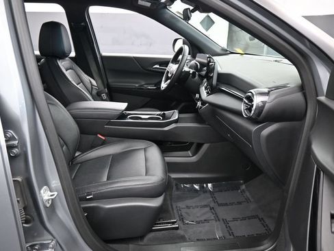 Used 2025 Chevrolet Equinox LT FWD image 35
