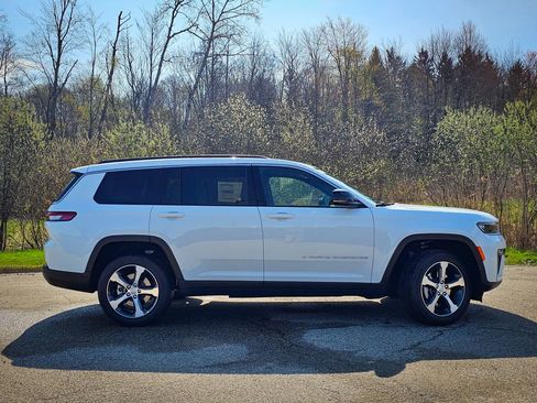 New 2026 Jeep Grand Cherokee L Limited AWD/4WD image 2