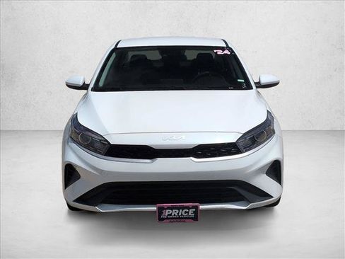 Used 2024 Kia Forte LXS FWD image 2