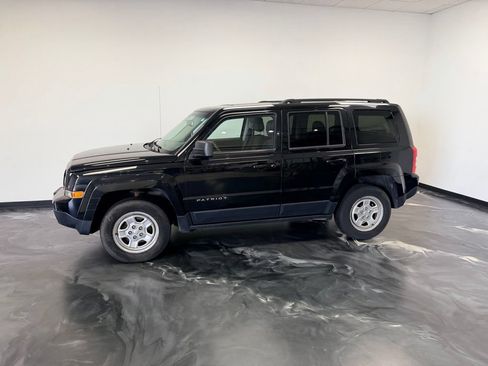 Used 2016 Jeep Patriot Sport w/ Power Value Group AWD/4WD image 18