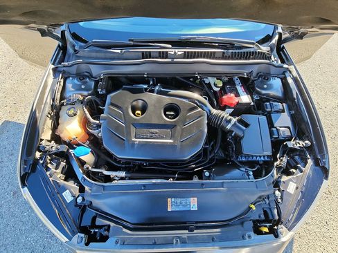 Used 2015 Ford Fusion SE w/ Equipment Group 202A image 18