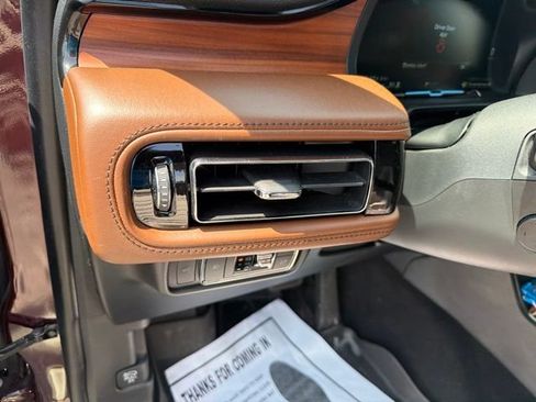 Used 2020 Lincoln Aviator Reserve w/ Elements Package Plus AWD/4WD image 31