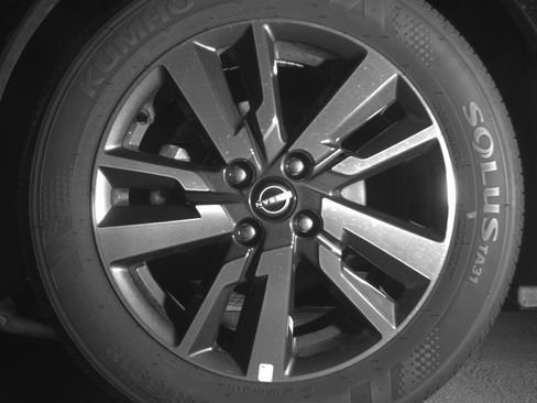 Used 2025 Nissan Versa SV FWD image 12