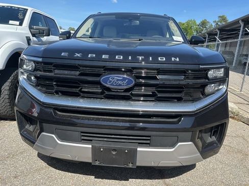 Used 2025 Ford Expedition Platinum image 1