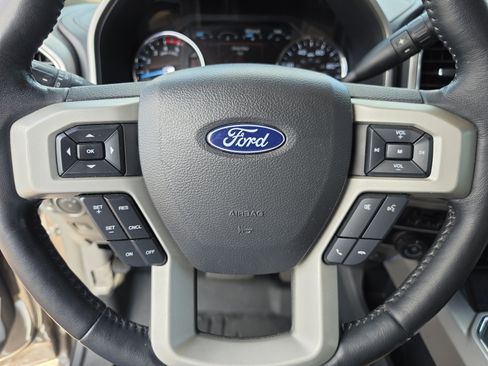 Used 2022 Ford F350 Lariat w/ Lariat Ultimate Package AWD/4WD image 39