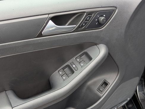 Used 2014 Volkswagen Jetta SE image 11