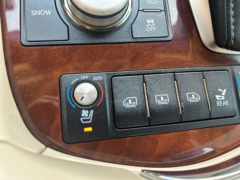 Used 2014 Lexus LS 460 L w/ Ultra Luxury Package AWD/4WD image 31