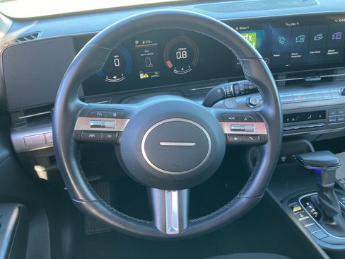 Used 2025 Hyundai Kona SEL image 11