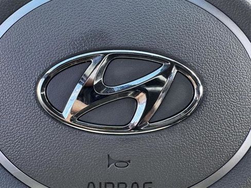 Certified 2023 Hyundai Elantra SEL image 33