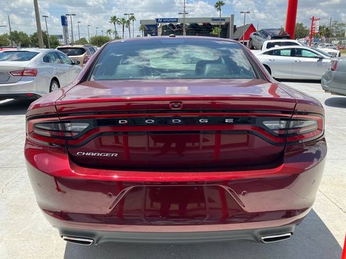 Used 2019 Dodge Charger SXT w/ Leather Interior Group RWD image 4