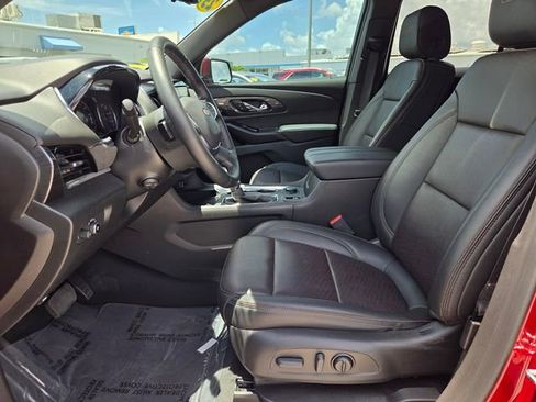 Used 2023 Chevrolet Traverse High Country FWD image 15