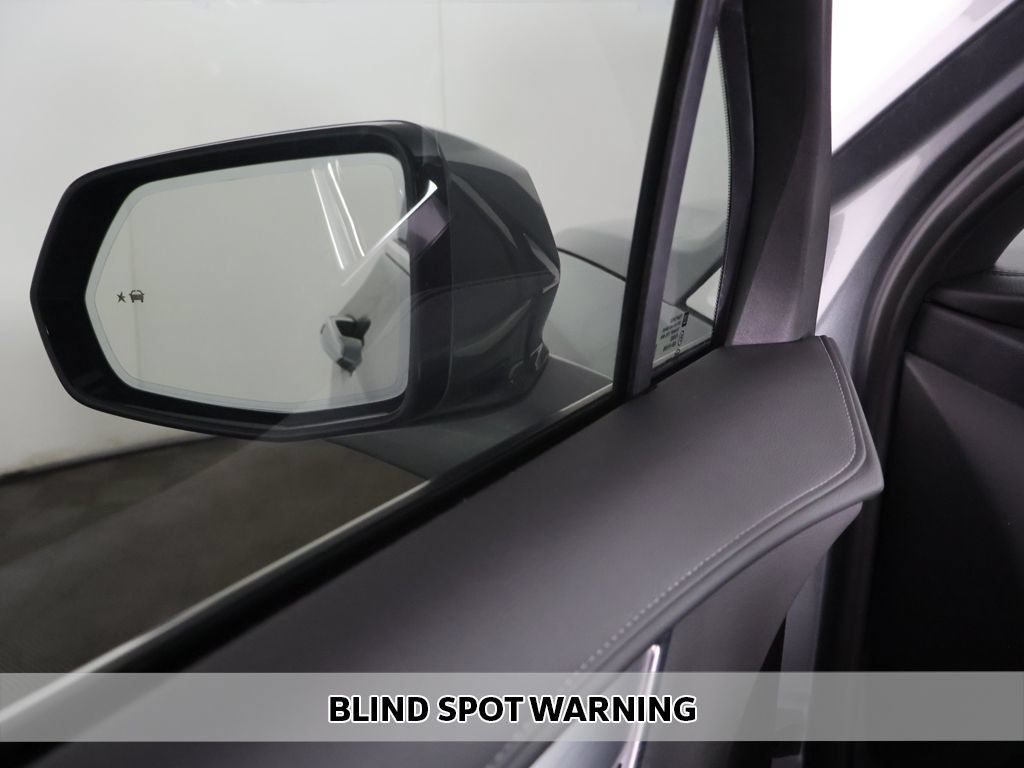 Used 2024 Cadillac XT6 Luxury w/ LPO, Floor Liner Package AWD/4WD image 5