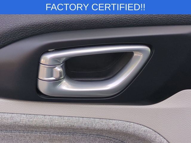 Certified 2024 Jeep Compass Latitude AWD/4WD image 13