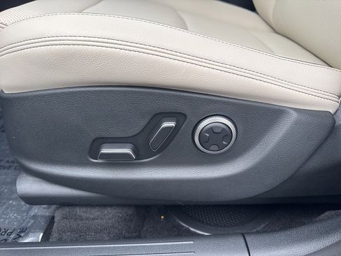 New 2026 Genesis GV70 2.5T Advanced image 21