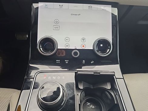 Used 2019 Land Rover Range Rover Velar R-Dynamic SE AWD/4WD image 15