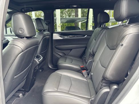 Certified 2023 Cadillac XT6 Premium Luxury w/ Technology Package FWD image 11