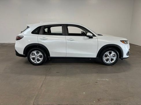 Used 2023 Honda HR-V LX image 2