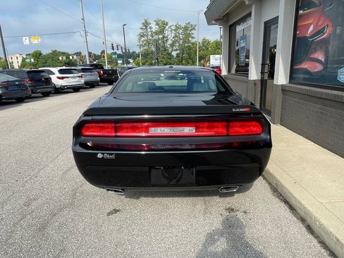 Used 2008 Dodge Challenger SRT8 image 4