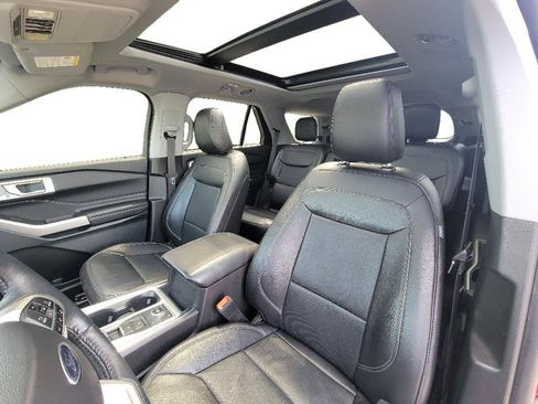 Used 2023 Ford Explorer Limited w/ Equipment Group 301A AWD/4WD image 15