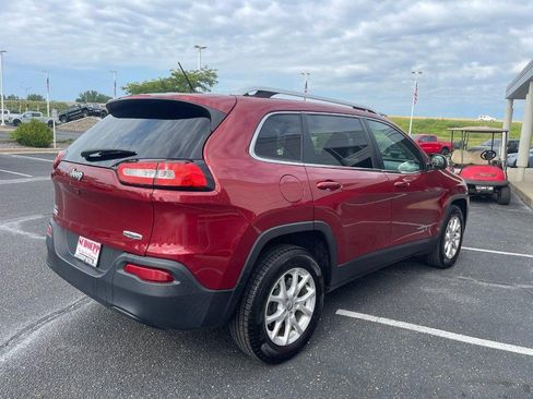Used 2015 Jeep Cherokee Latitude AWD/4WD image 3