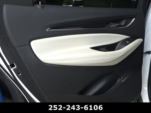 Used 2023 Buick Enclave Essence FWD image 30