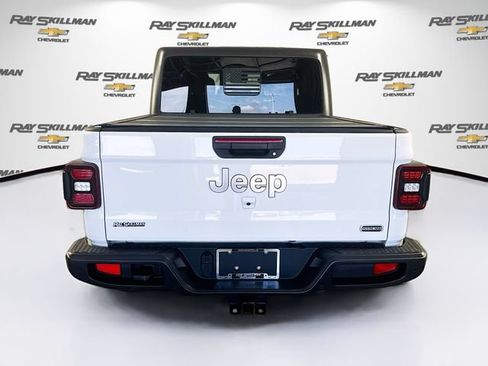 Used 2020 Jeep Gladiator Overland AWD/4WD image 6