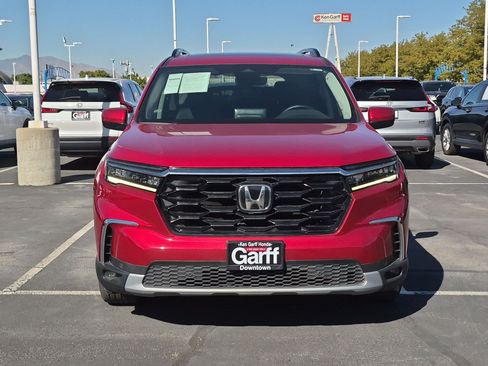 Used 2024 Honda Pilot Touring image 11