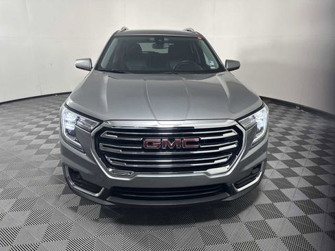 Used 2023 GMC Terrain SLT image 4