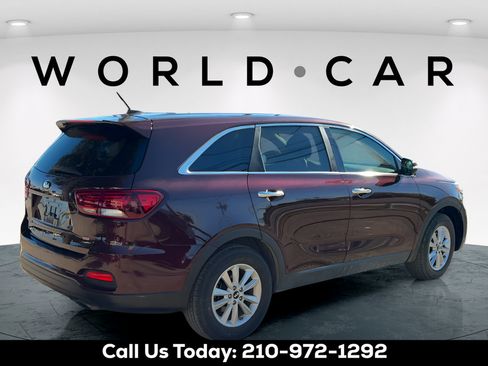 Used 2019 Kia Sorento FWD image 6