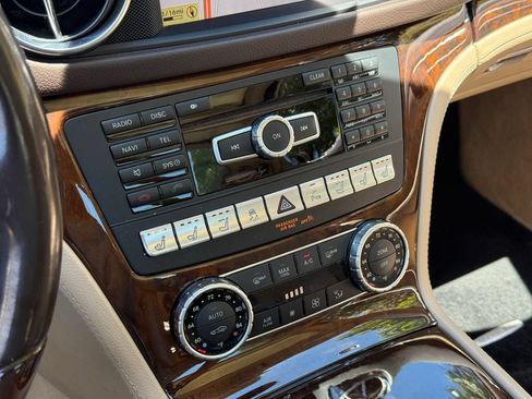 Used 2013 Mercedes-Benz SL 550 image 34