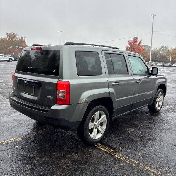 Used 2012 Jeep Patriot Latitude w/ Sun/Sound Group AWD/4WD image 5