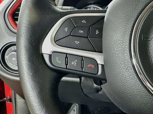 Used 2023 Jeep Renegade Trailhawk w/ Trailhawk Elite Group AWD/4WD image 18